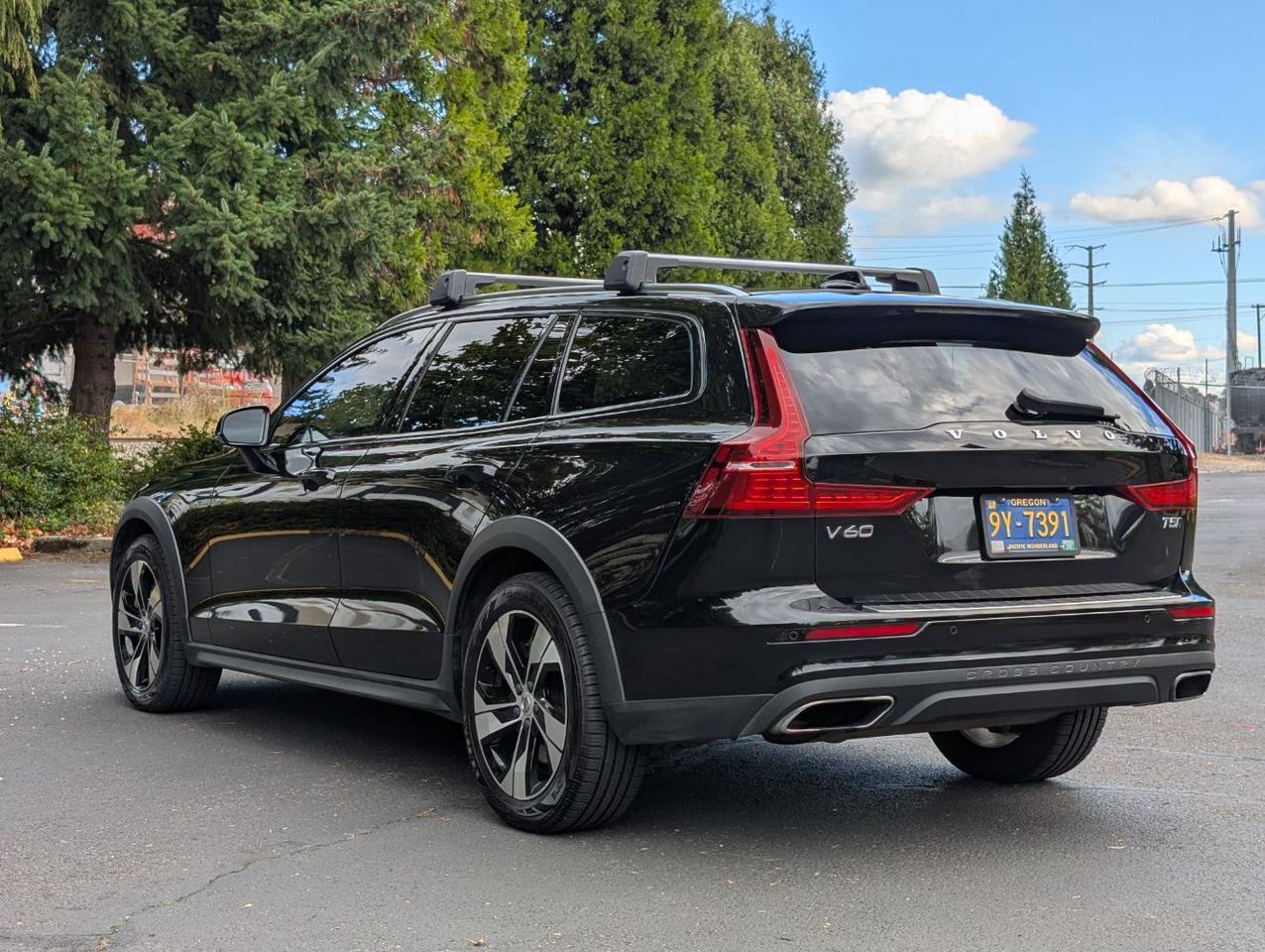 2020 Volvo V60 Cross Country T5 AWD photo 3