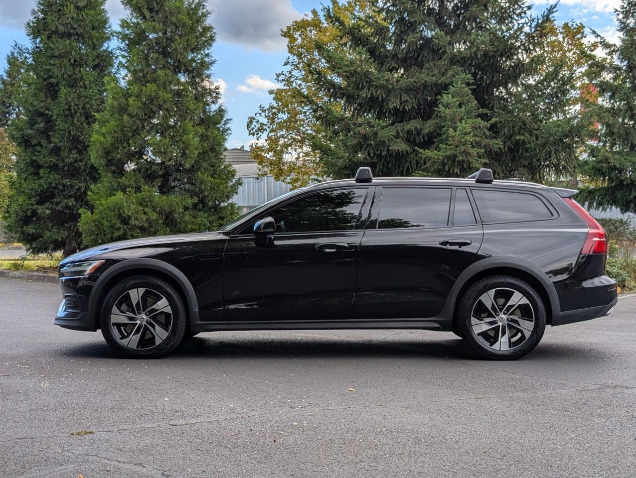 2020 Volvo V60 Cross Country T5 AWD photo 2