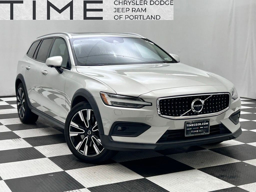 2020 Volvo V60 Cross Country T5