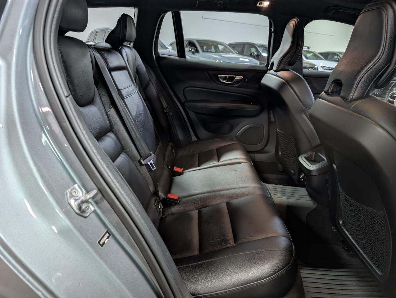 2020 Volvo V60 T5 Momentum | Harman Kardon, Pilot Assist, Head Up Disp, 360 Cam, Heated Seats & Wheel Portland OR
