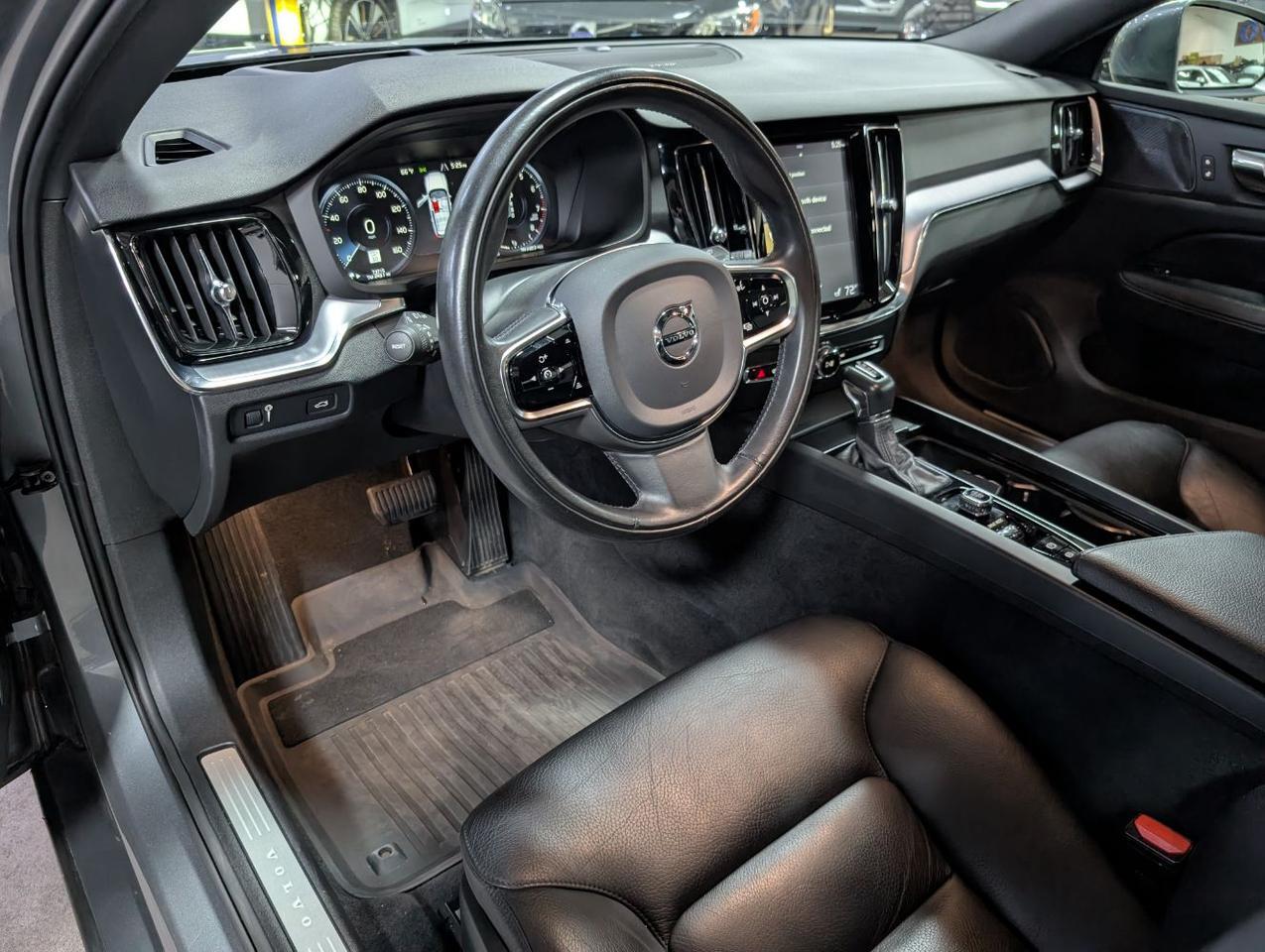 2020 Volvo V60 T5 Momentum w/Harman Kardon, Advanced * Portland OR