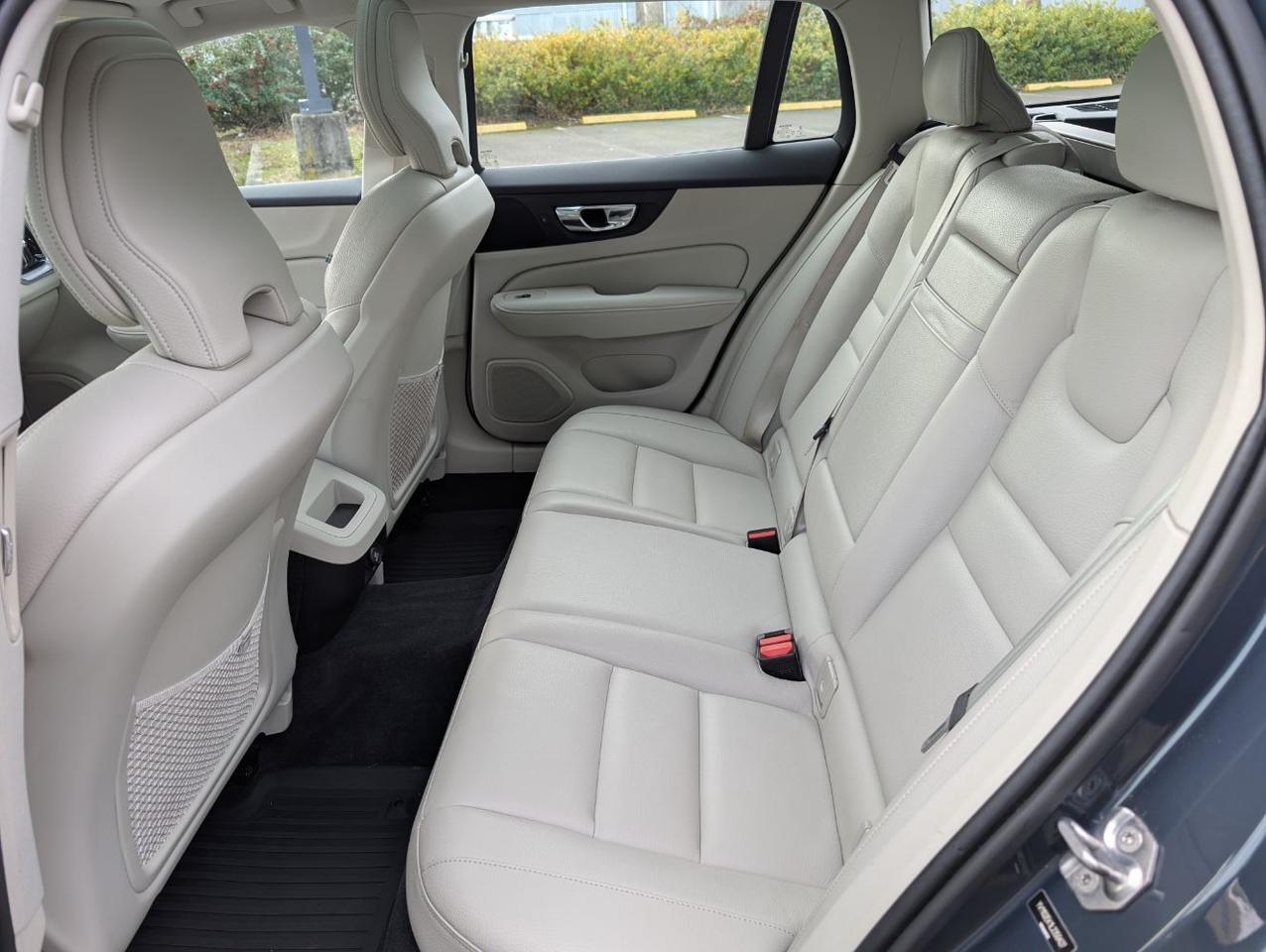 2020 Volvo V60 T5 Momentum w/Harman Kardon, Pilot Assist, 360 Camera, Heated Leather Seats & Wheel Portland OR