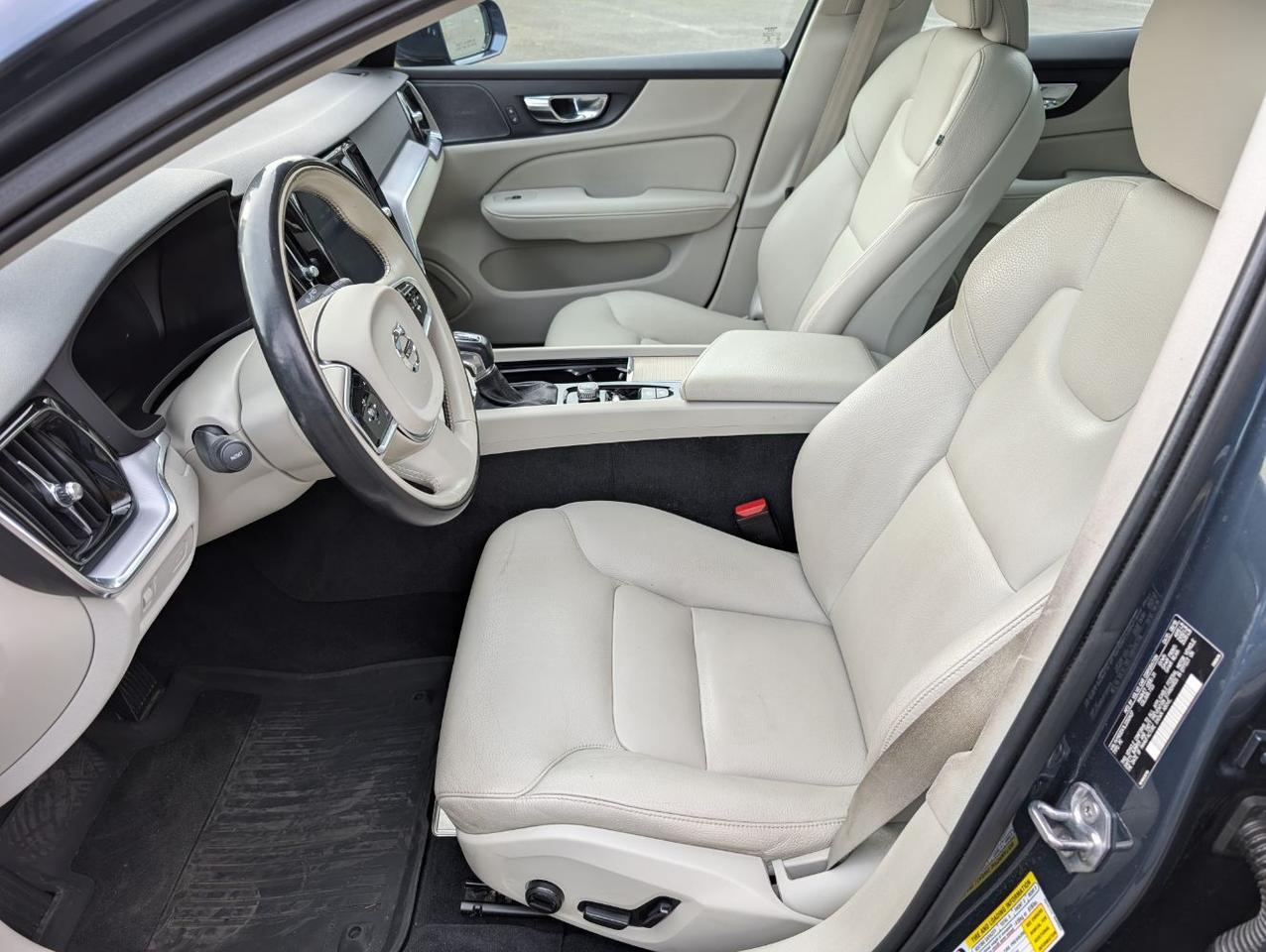 2020 Volvo V60 T5 Momentum w/Harman Kardon, Pilot Assist, 360 Camera, Heated Leather Seats & Wheel Portland OR