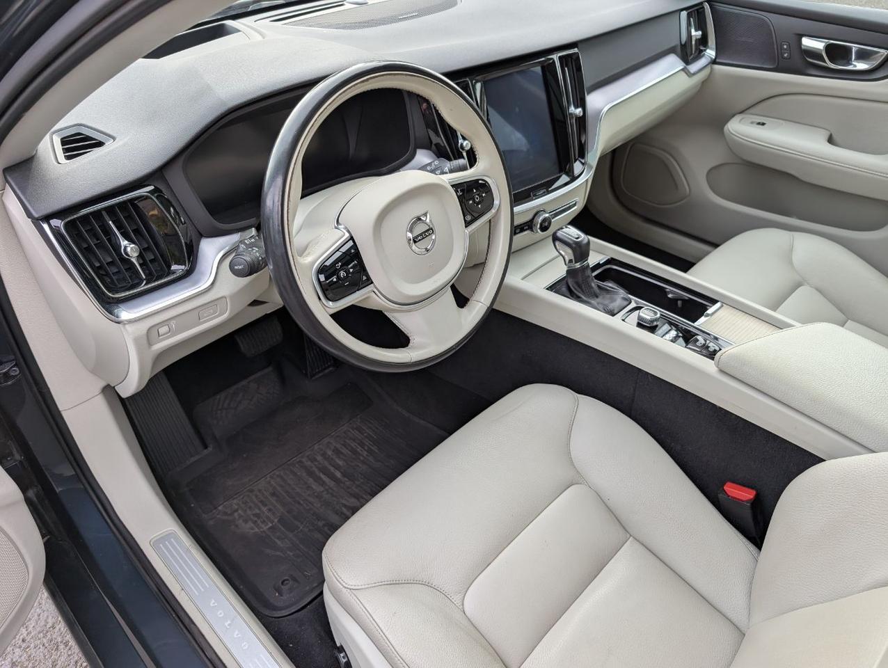 2020 Volvo V60 T5 Momentum w/Harman Kardon, Pilot Assist, 360 Camera, Heated Leather Seats & Wheel Portland OR