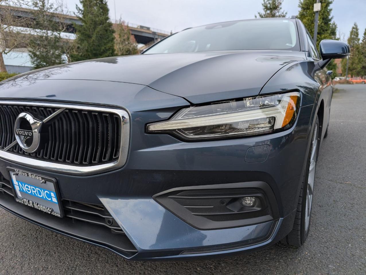 2020 Volvo V60 T5 Momentum w/Harman Kardon, Pilot Assist, 360 Camera, Heated Leather Seats & Wheel Portland OR