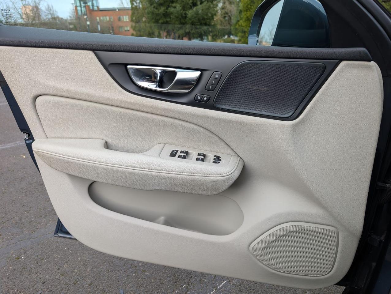 2020 Volvo V60 T5 Momentum w/Harman Kardon, Pilot Assist, 360 Camera, Heated Leather Seats & Wheel Portland OR