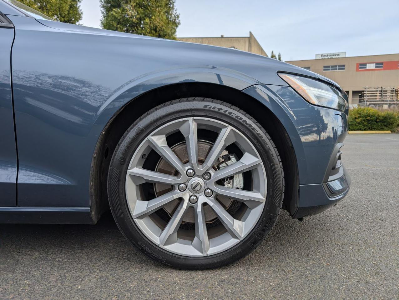 2020 Volvo V60 T5 Momentum w/Harman Kardon, Pilot Assist, 360 Camera, Heated Leather Seats & Wheel Portland OR