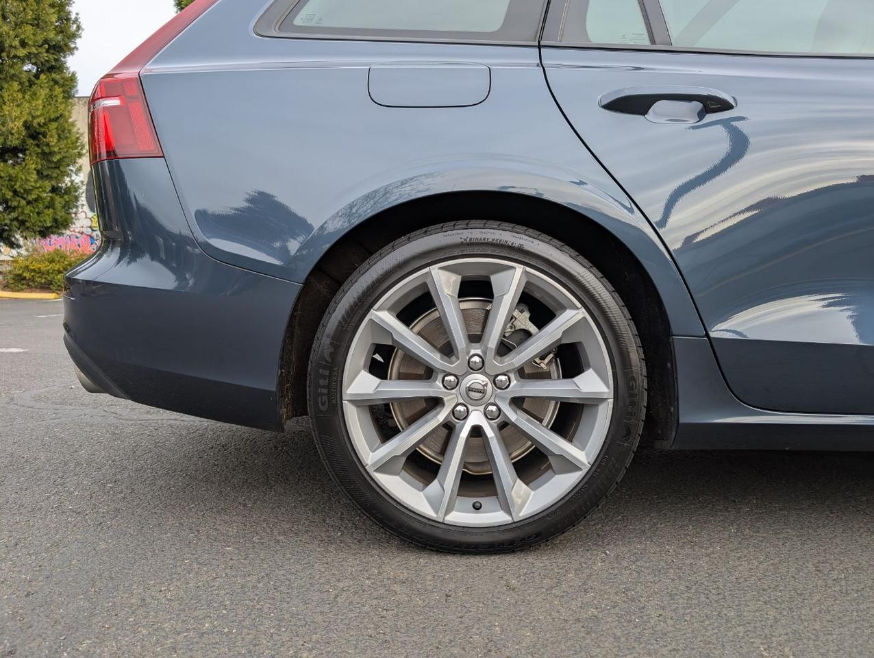 2020 Volvo V60 T5 Momentum w/Harman Kardon, Pilot Assist, 360 Camera, Heated Leather Seats & Wheel Portland OR