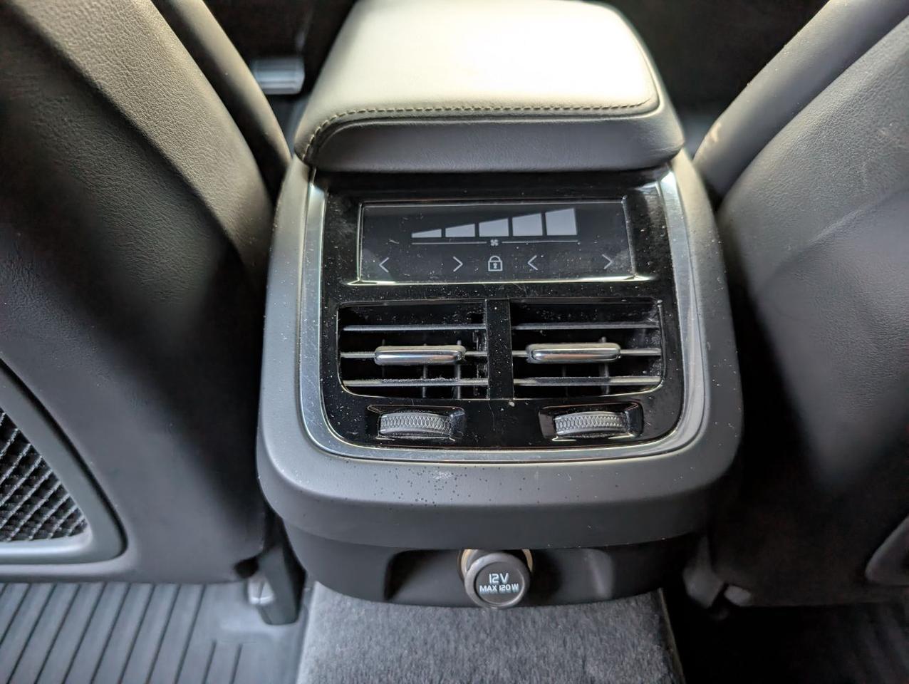 2020 Volvo V60 T5 R-Design w/Harman Kardon, Pilot Assist, 360 Cam * Portland OR