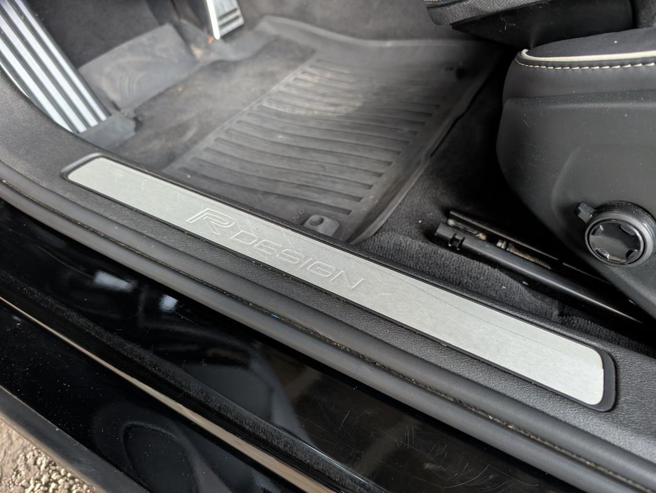 2020 Volvo V60 T5 R-Design w/Harman Kardon, Pilot Assist, 360 Cam * Portland OR