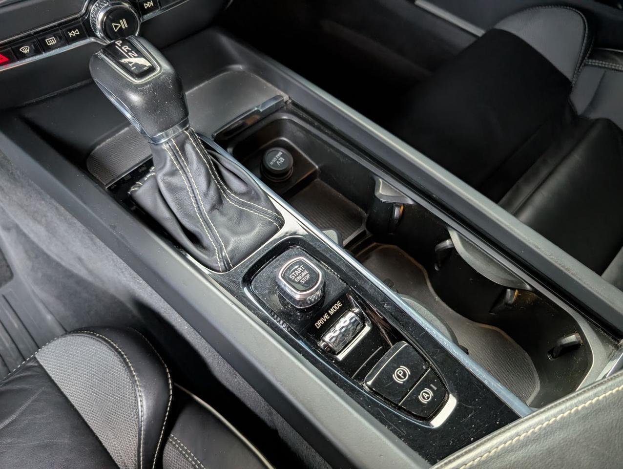 2020 Volvo V60 T5 R-Design w/Harman Kardon, Pilot Assist, 360 Cam * Portland OR