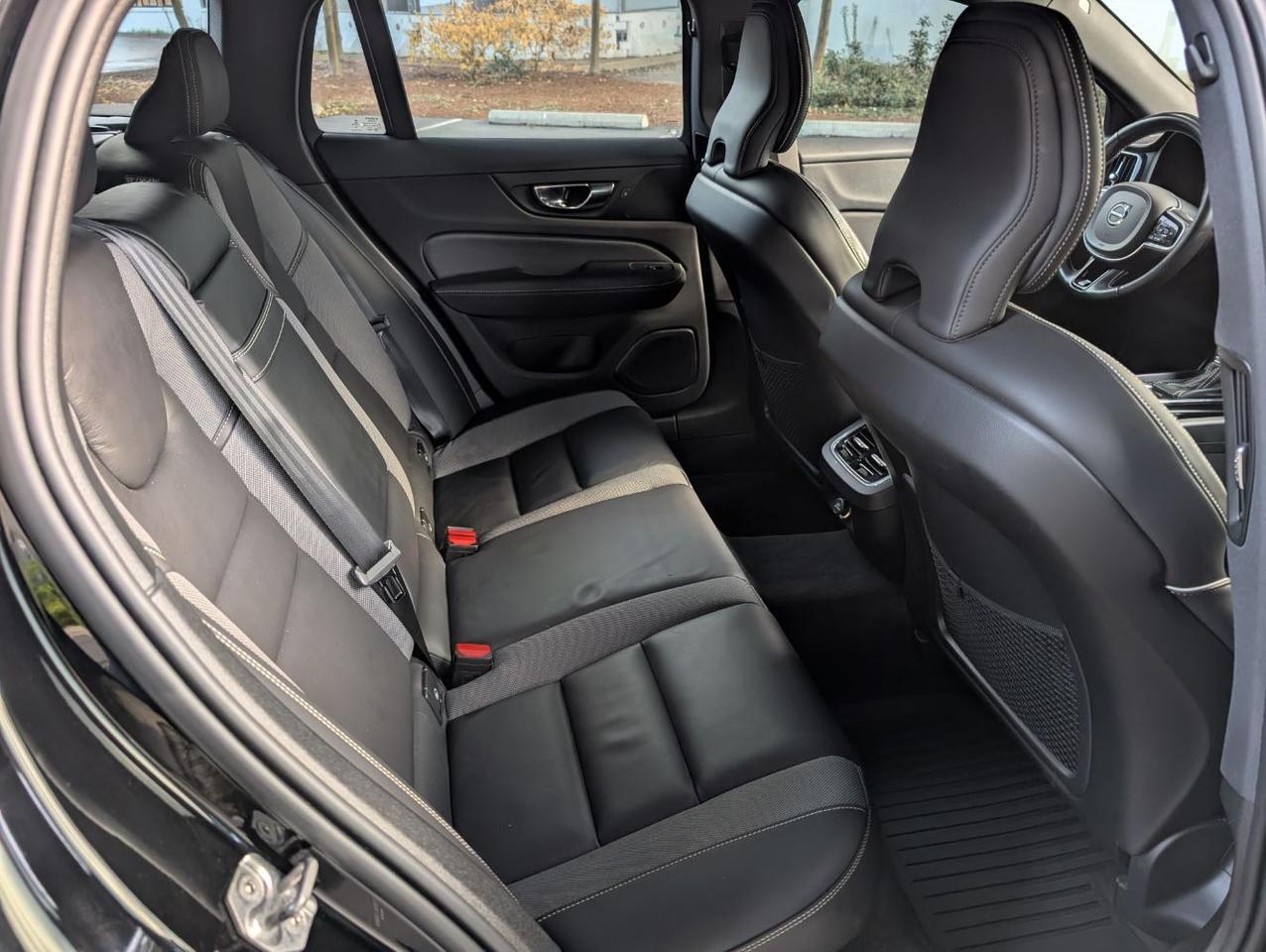 2020 Volvo V60 T5 R-Design w/Harman Kardon, Pilot Assist, 360 Cam, Heated Seats & Steering Wheel Portland OR