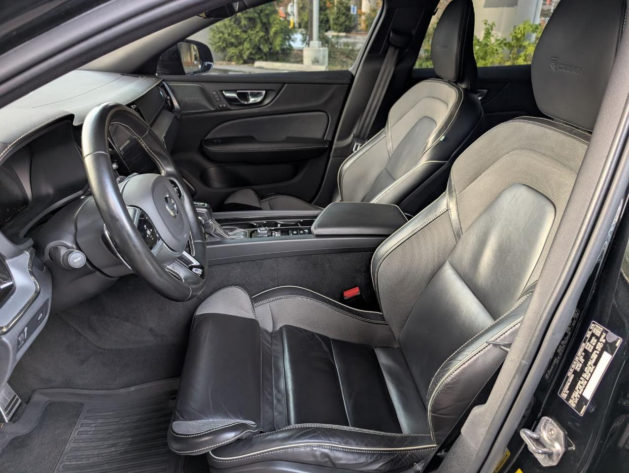 2020 Volvo V60 T5 R-Design w/Harman Kardon, Pilot Assist, 360 Cam, Heated Seats & Steering Wheel Portland OR