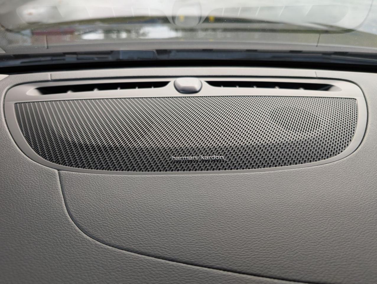 2020 Volvo V60 T5 R-Design w/Harman Kardon, Pilot Assist, 360 Cam, Heated Seats & Steering Wheel Portland OR