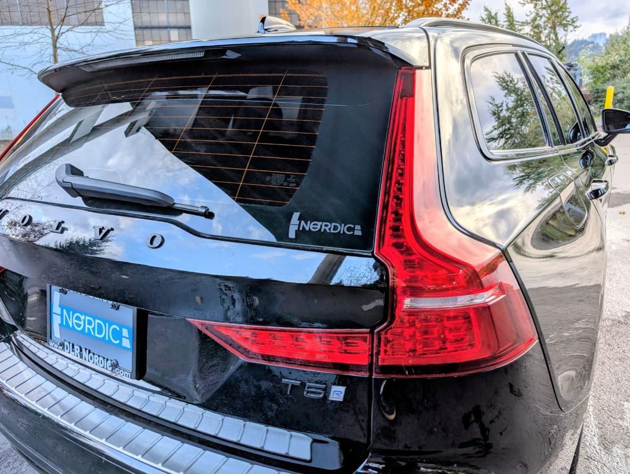 2020 Volvo V60 T5 R-Design w/Harman Kardon, Pilot Assist, 360 Cam, Heated Seats & Steering Wheel Portland OR