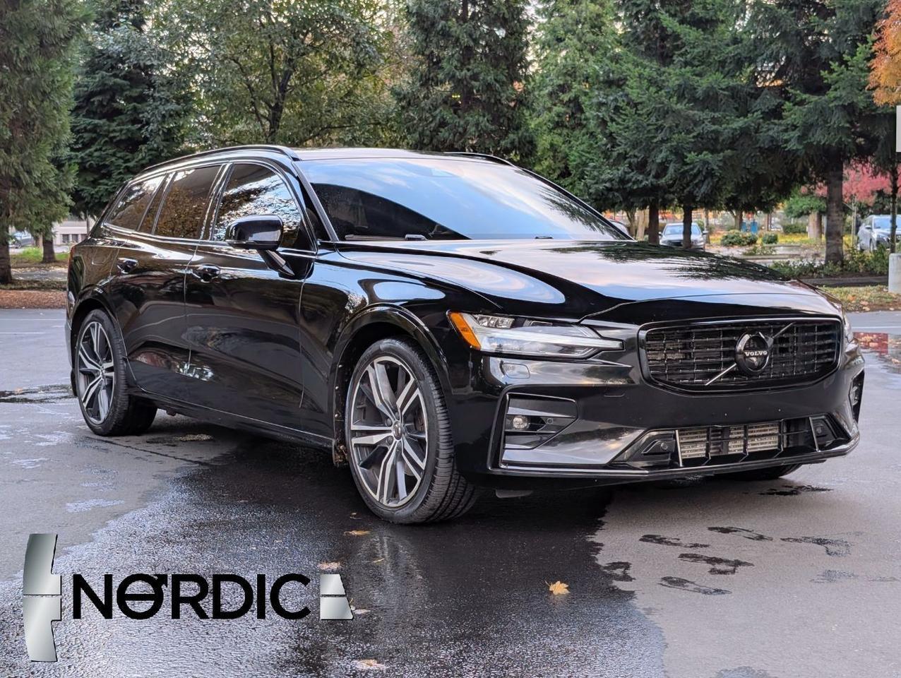2020 Volvo V60 T5 R-Design w/Harman Kardon, Pilot Assist, 360 Cam, Heated Seats & Steering Wheel