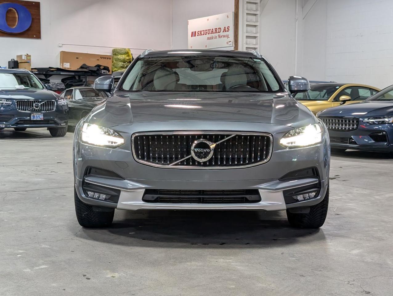 2020 Volvo V90 Cross Country T6 AWD LUX w/Bowers &amp; Wilkins, Massage Seats * Portland OR