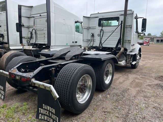 2020 Volvo VNR64T300 Fargo ND
