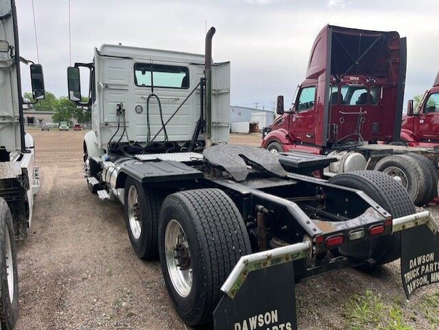 2020 Volvo VNR64T300