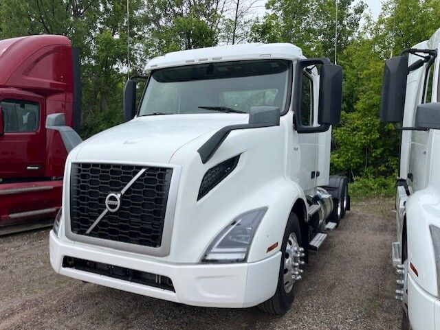 2020 Volvo VNR64T300