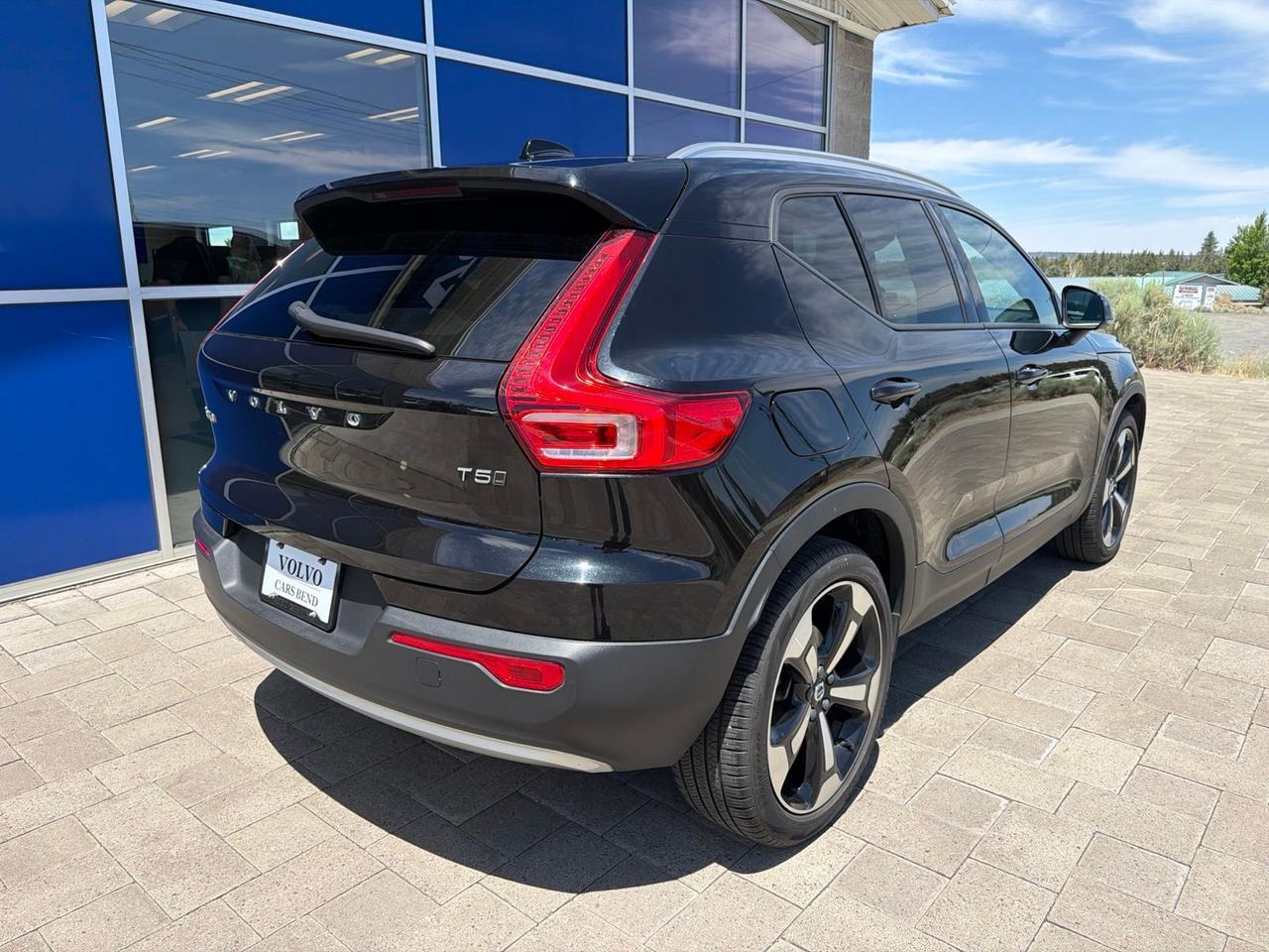 2020 Volvo XC40 Momentum Bend OR