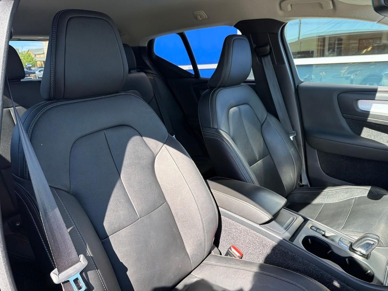 2020 Volvo XC40 Momentum Bend OR