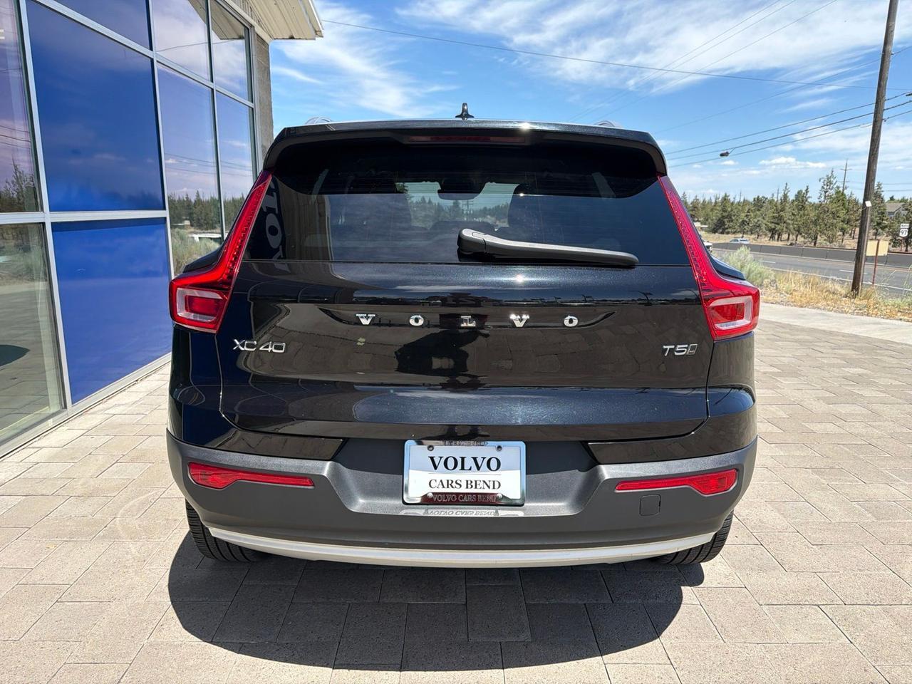 2020 Volvo XC40 Momentum Bend OR
