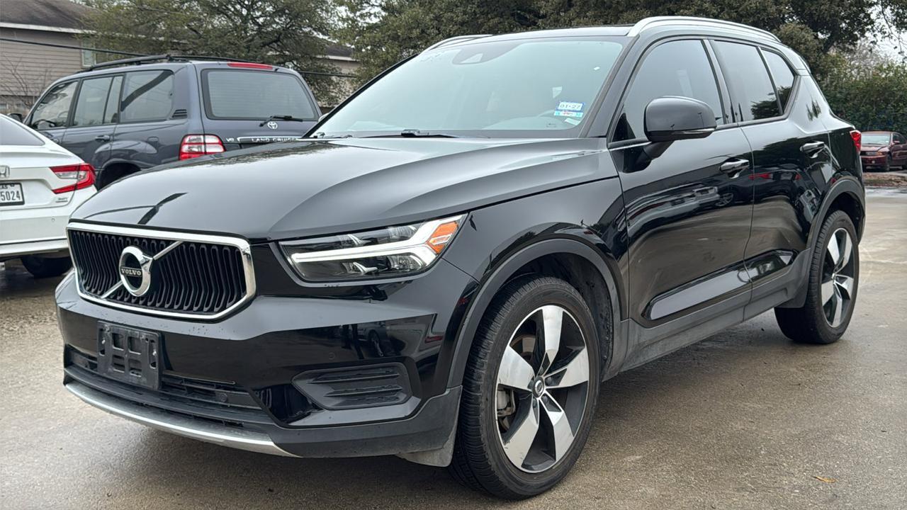 2020 Volvo XC40 Momentum