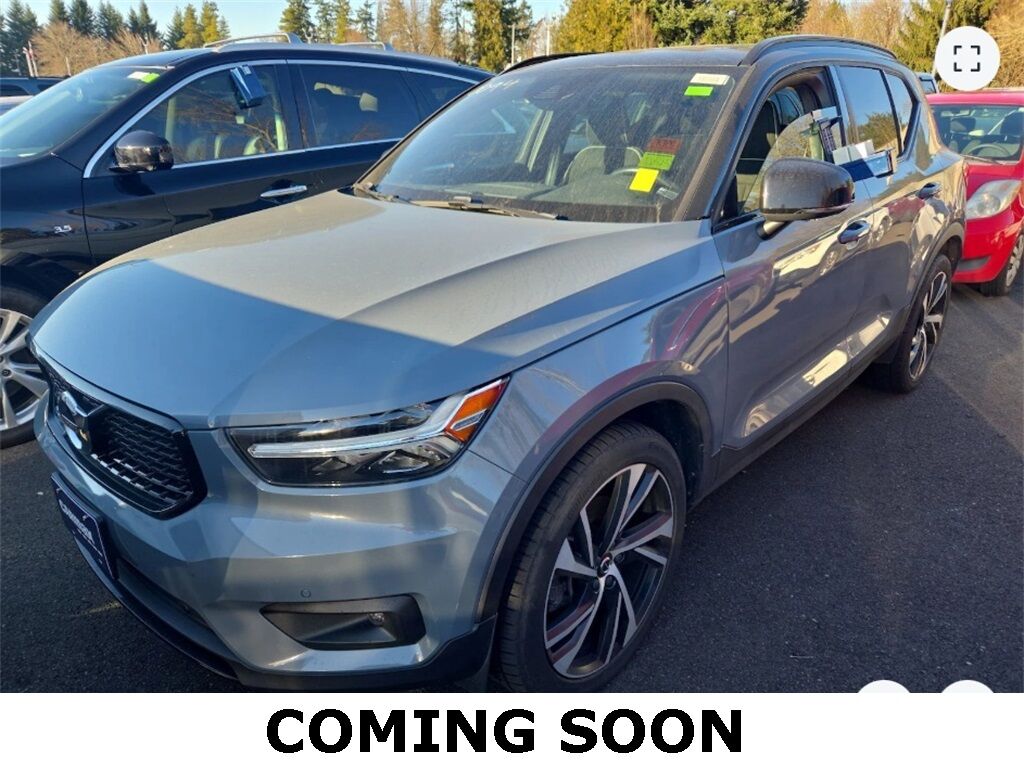 2020 Volvo XC40 R-Design