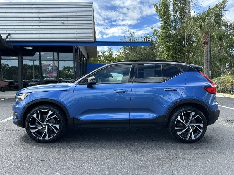 2020 Volvo XC40 R-Design