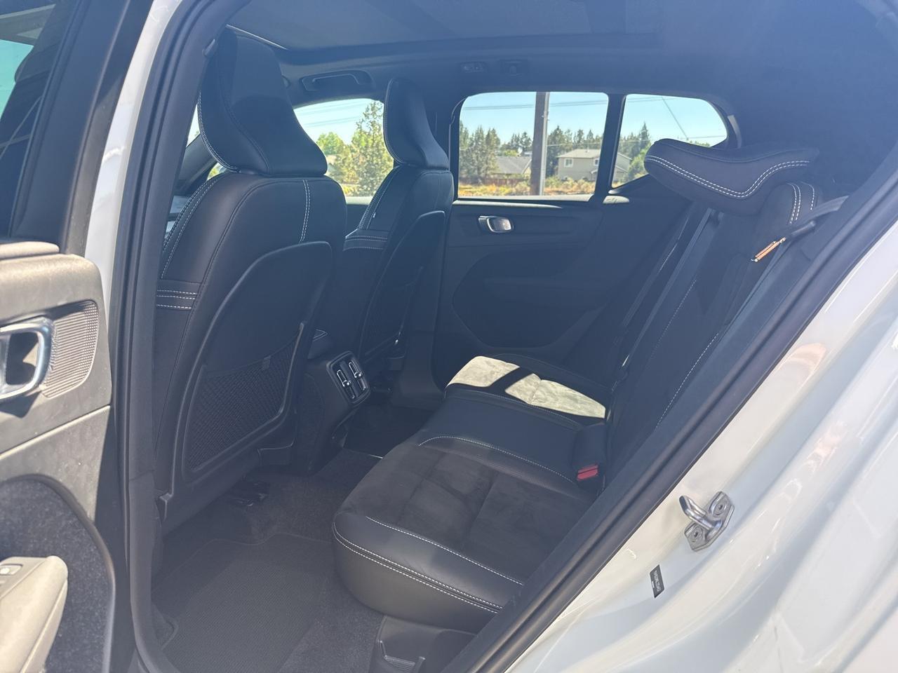 2020 Volvo XC40 R-Design Bend OR