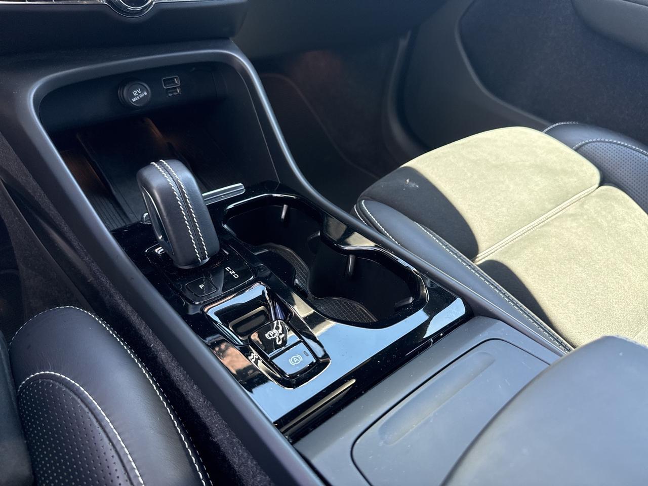 2020 Volvo XC40 R-Design Bend OR