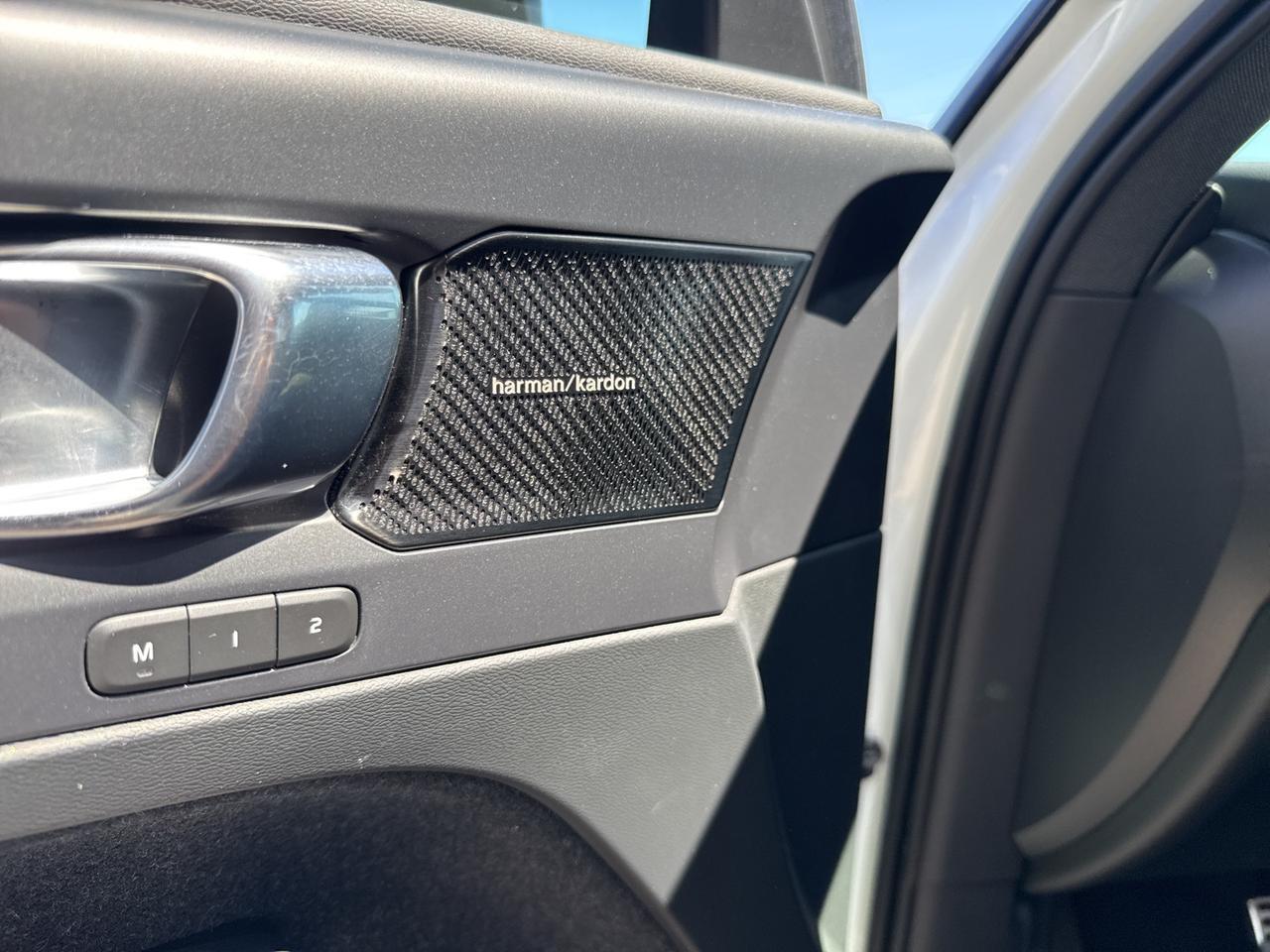 2020 Volvo XC40 R-Design Bend OR