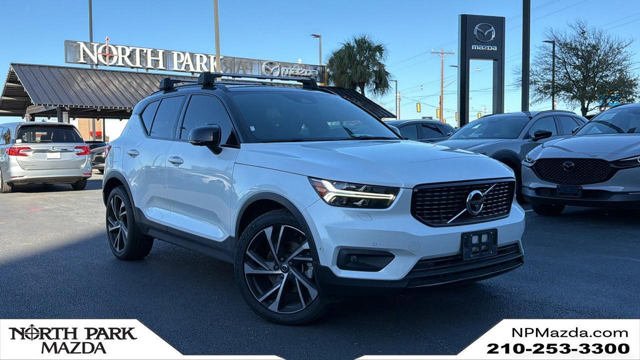 2020 Volvo XC40 R-Design