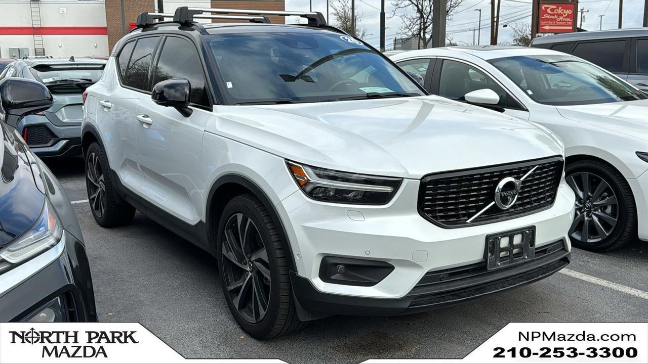 2020 Volvo XC40 R-Design