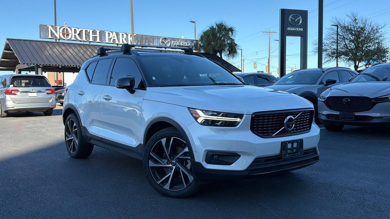 2020 Volvo XC40 R-Design