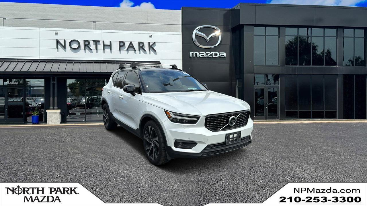 2020 Volvo XC40 R-Design
