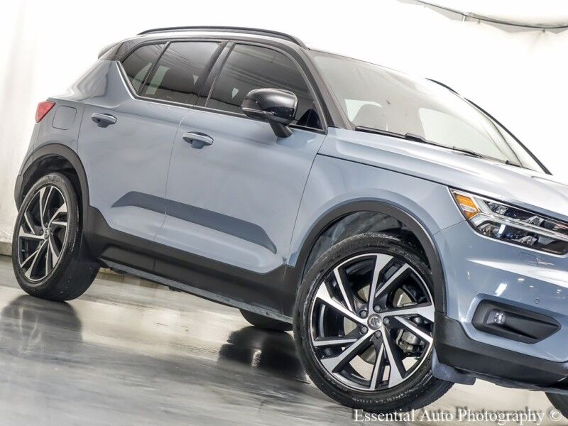 2020 Volvo XC40 R-Design Willowbrook IL