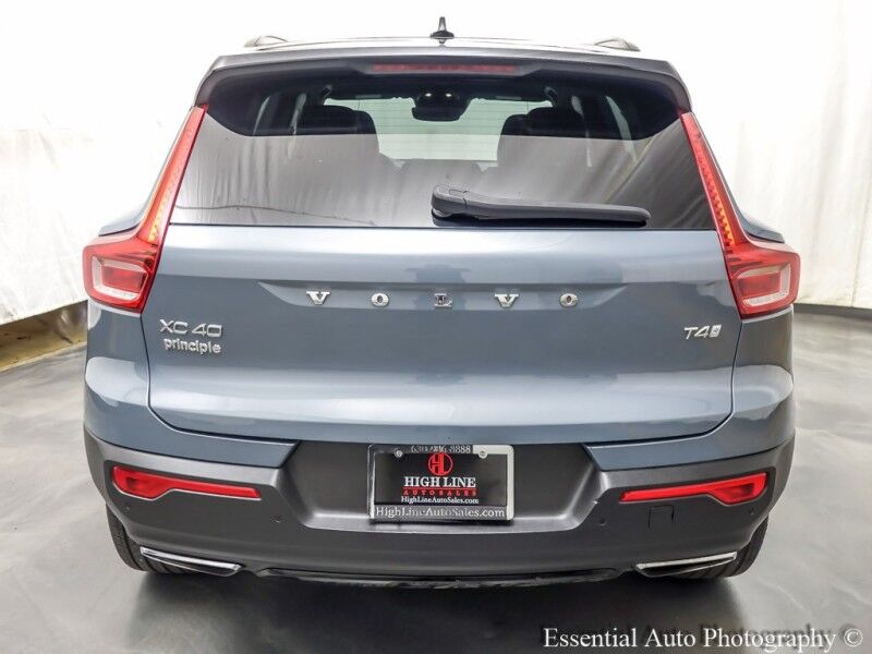 2020 Volvo XC40 R-Design Willowbrook IL
