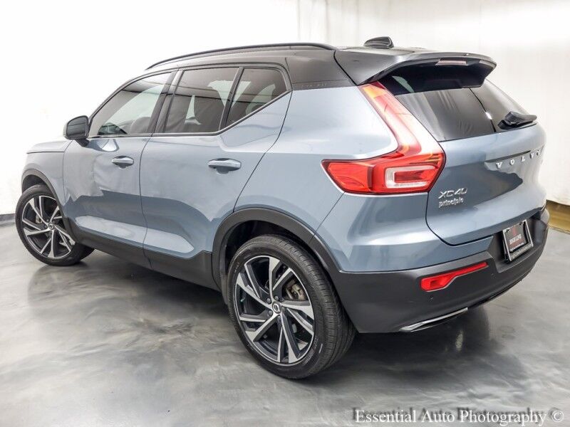 2020 Volvo XC40 R-Design Willowbrook IL