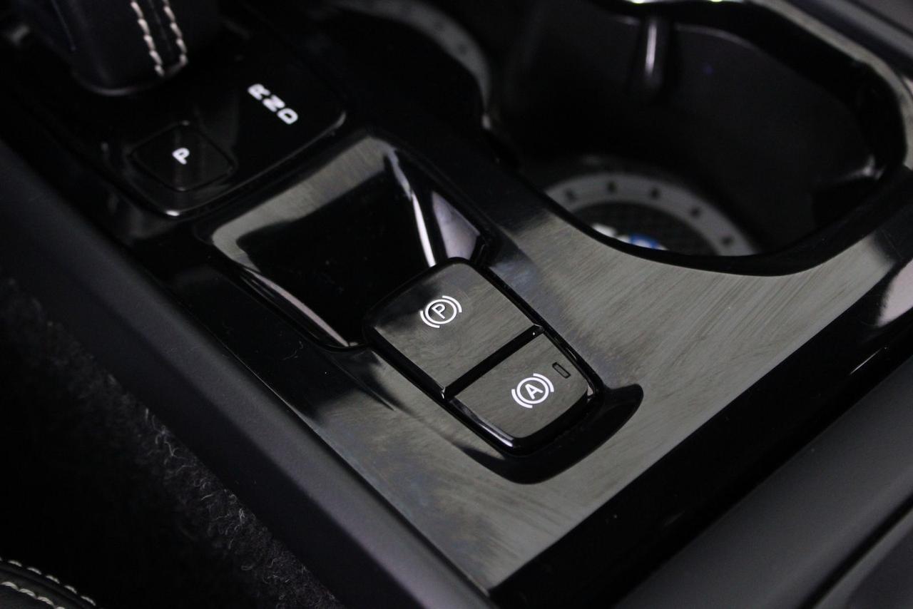 2020 Volvo XC40 R-Design Fredericksburg VA