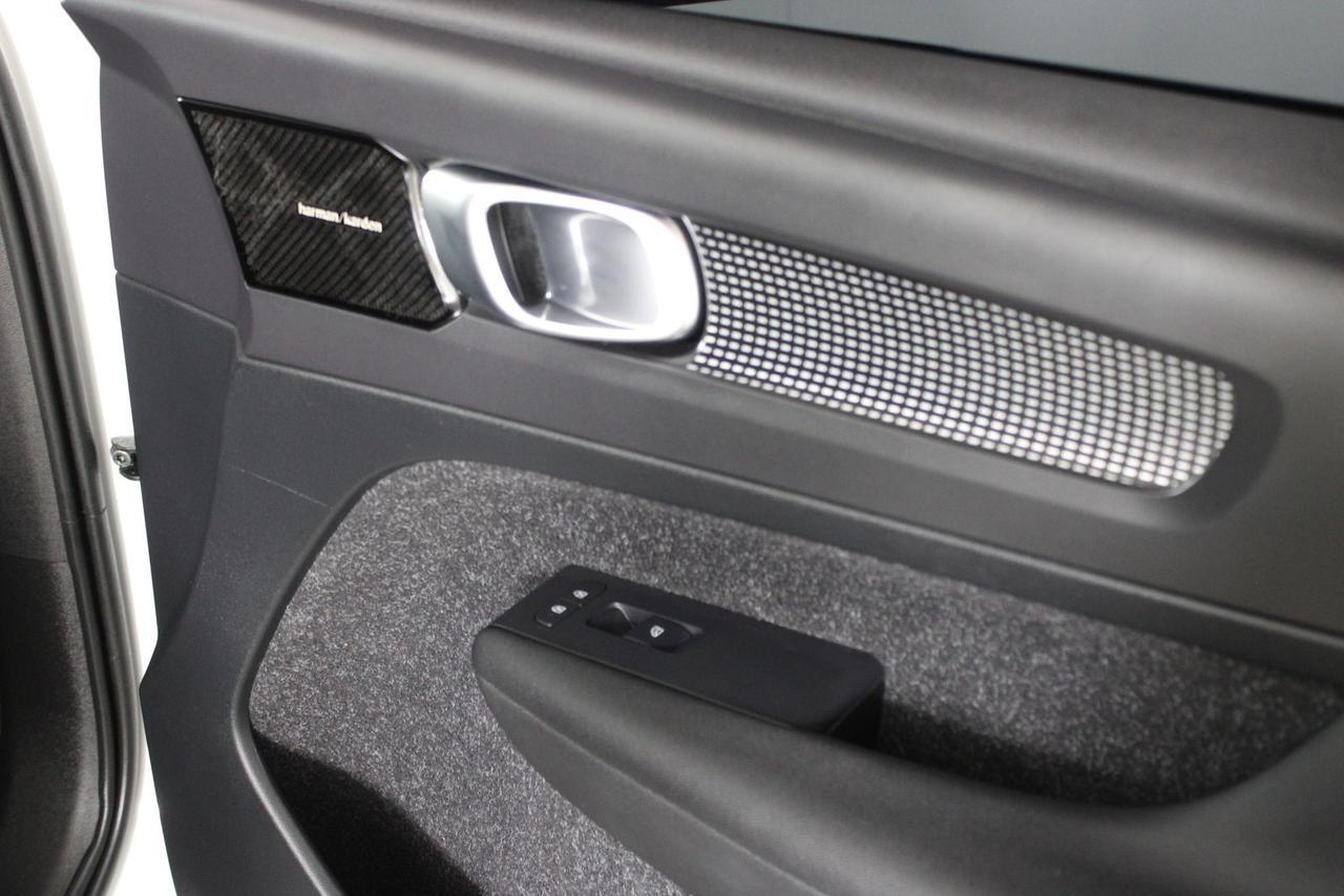 2020 Volvo XC40 R-Design Fredericksburg VA
