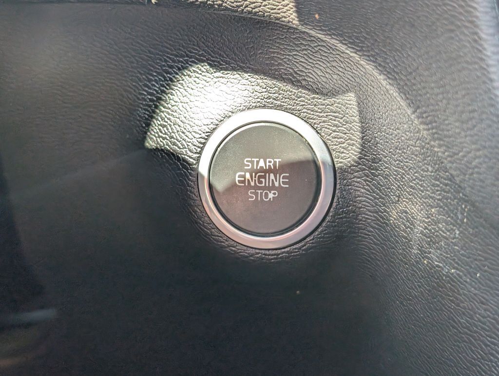 2020 Volvo XC40 R-Design Hunt Valley MD
