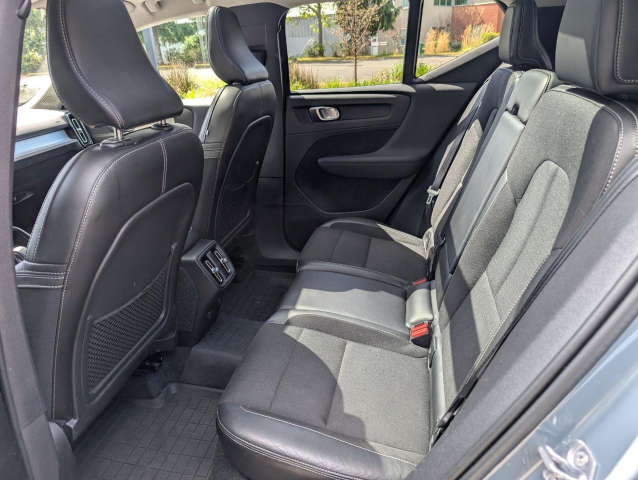 2020 Volvo XC40 T5 AWD Momentum | High Performance Audio, Heated Seats &amp; Wheel * Portland OR