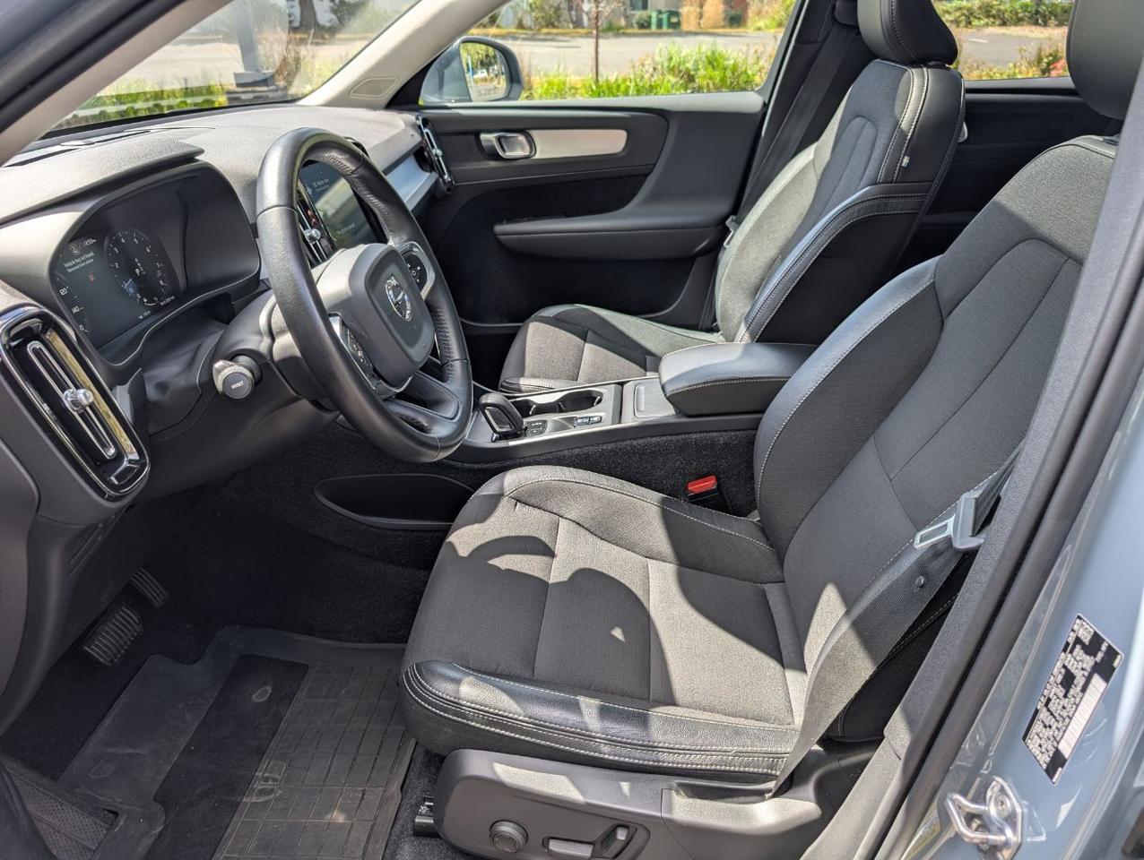 2020 Volvo XC40 T5 AWD Momentum | High Performance Audio, Heated Seats &amp; Wheel * Portland OR