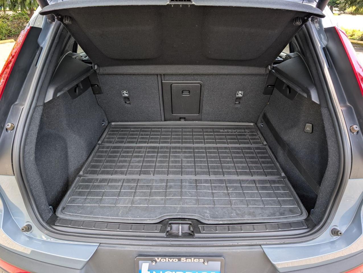 2020 Volvo XC40 T5 AWD Momentum | High Performance Audio, Heated Seats &amp; Wheel * Portland OR