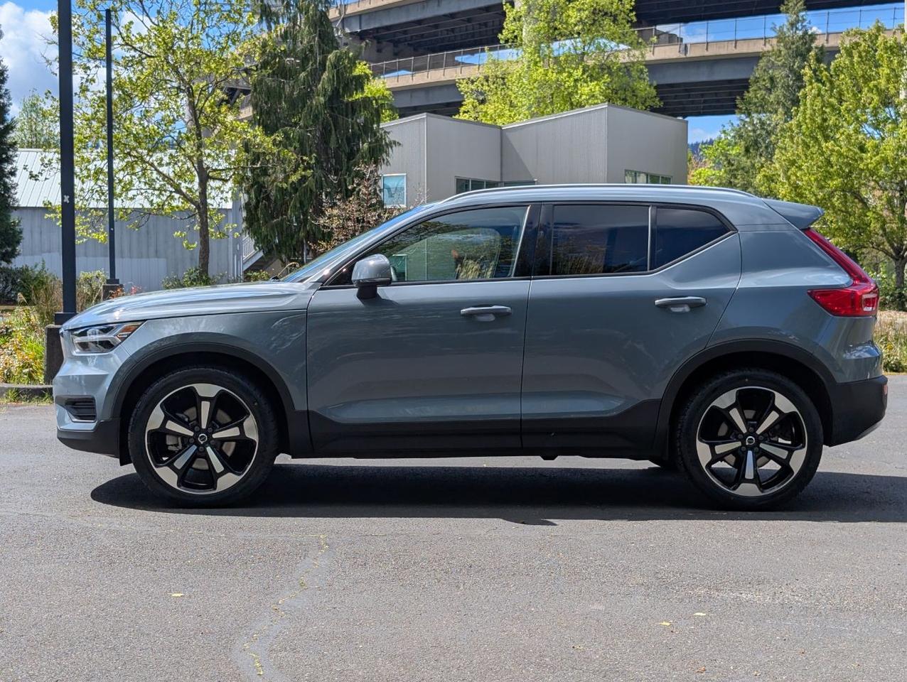 2020 Volvo XC40 T5 AWD Momentum | High Performance Audio, Heated Seats &amp; Wheel * Portland OR