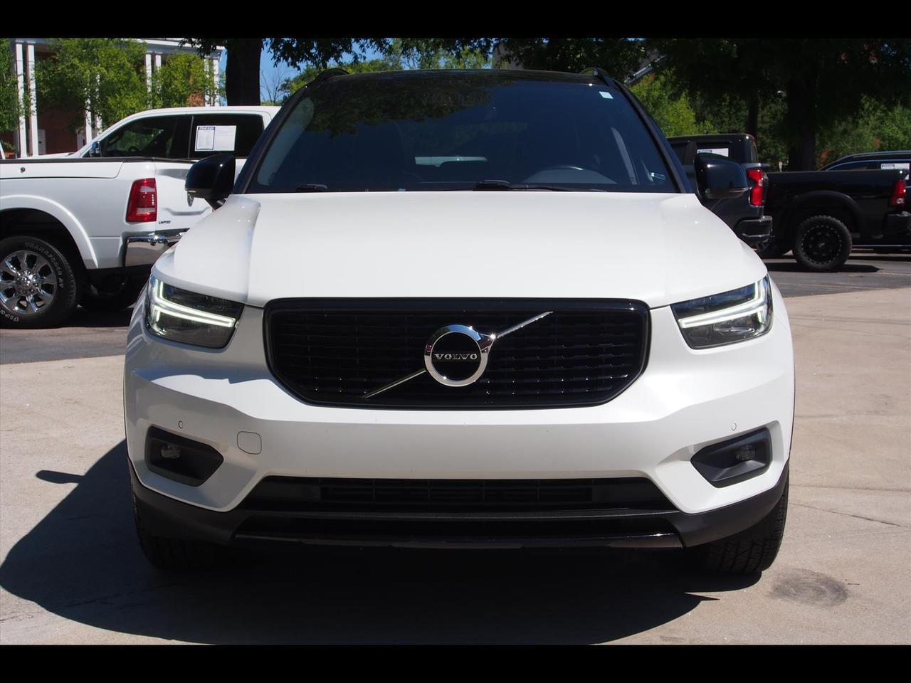 2020 Volvo XC40 T5 R-Design