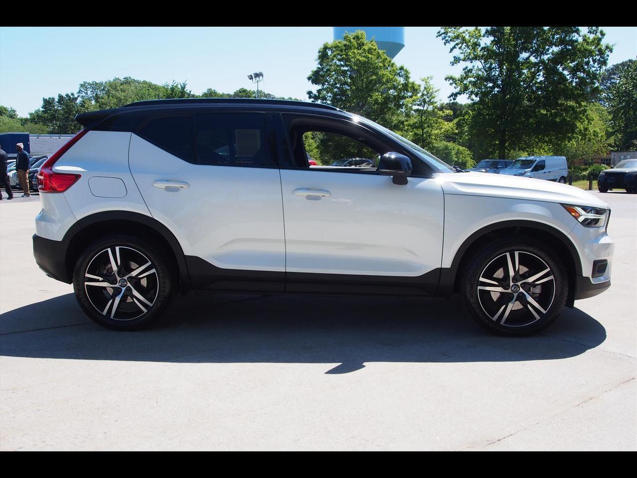 2020 Volvo XC40 T5 R-Design