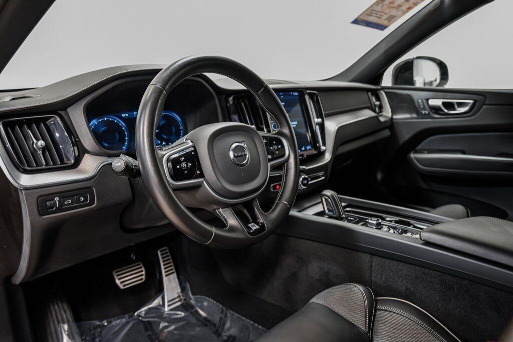 2020 Volvo XC60 Hybrid T8 R-Design Akron OH